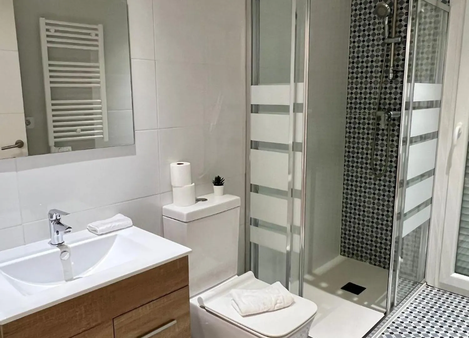 Bilbao North Shore Apartments 6